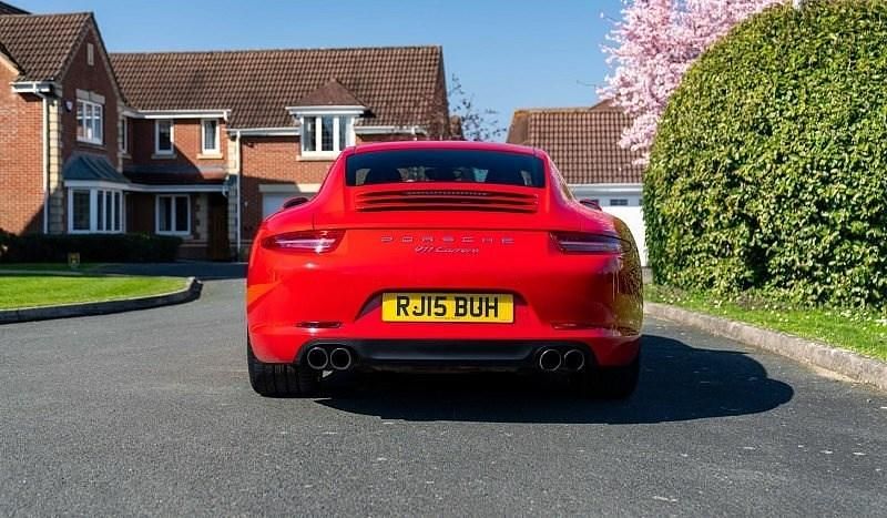 Used Porsche 911 350 HP (257 kW) 2015 Red Coupe