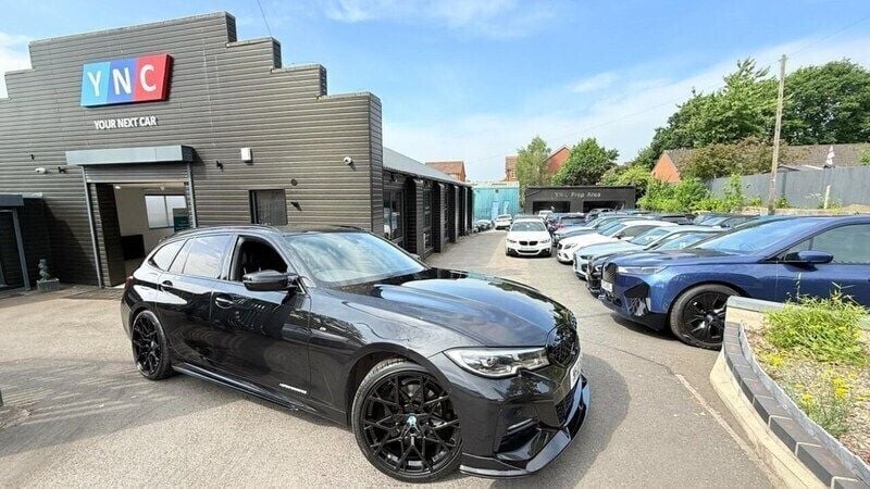 Black Used 2021 BMW 320 M Sport Estate | £24,991 (Fair price) - Image 1/4