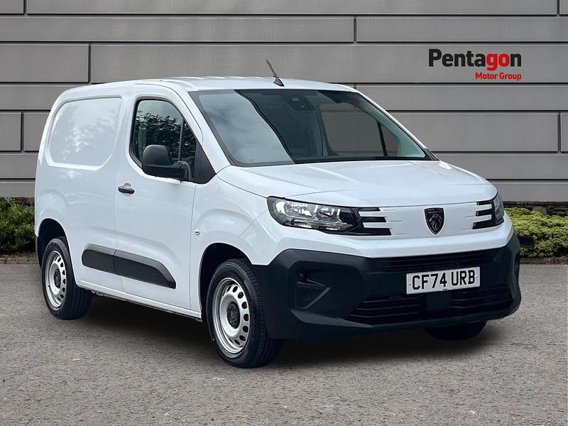 White Used 2024 Peugeot Partner MPV | £13,995 (Fair price) - Image 1/4