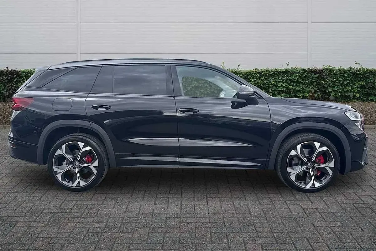 New Skoda Kodiaq vRS 195 HP (143 kW) 2026 Black magic pearl effect SUV