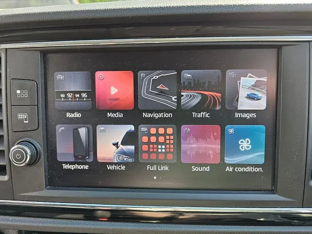 Used Seat Leon ST FR 150 HP (110 kW) 2018 Red Estate