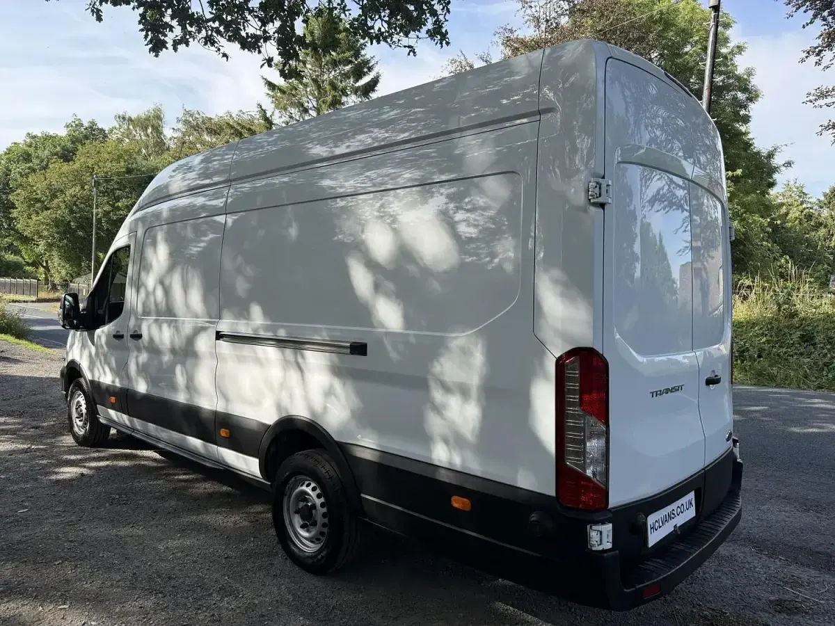 Used Ford Transit 130 HP (95 kW) 2022 White Van