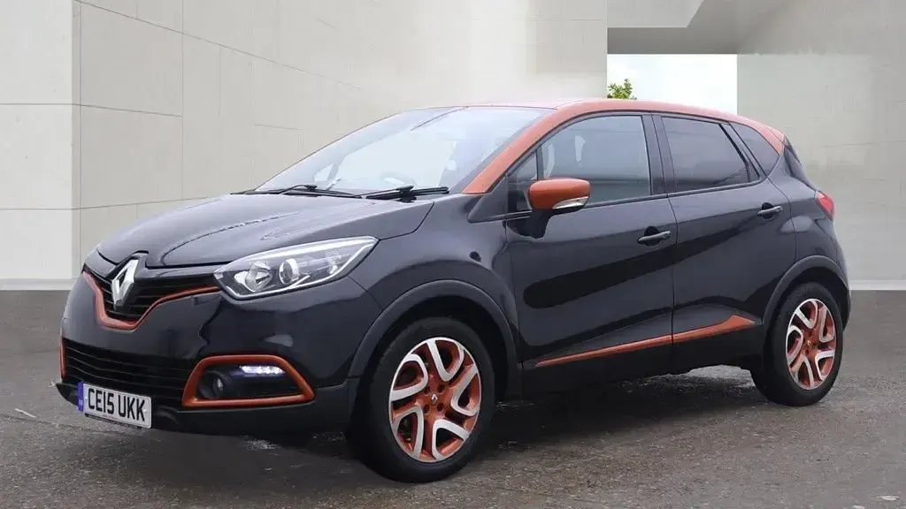Used Renault Captur Dynamique 90 HP (66 kW) 2015 Black SUV