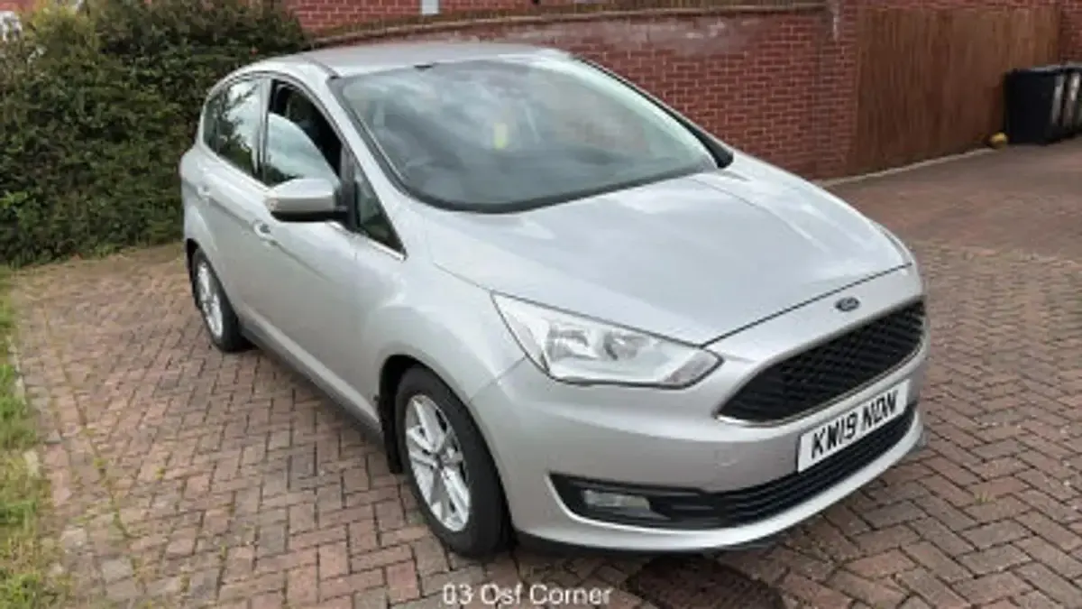 Usado Ford C-MAX Zetec 2019 Plateado Monovolumen