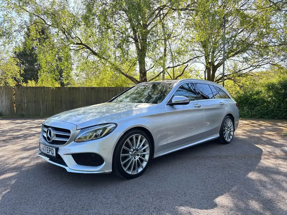 Käytetty Mercedes C300 AMG Line Premium 2017 Hopea Farmari