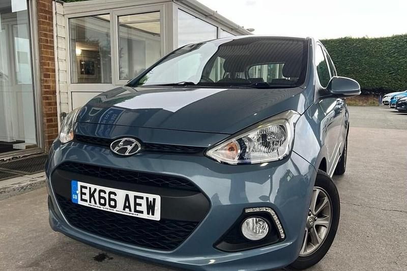 Blue Used 2016 Hyundai i10 Premium Hatchback | £9,695 (Fair price) - Image 1/1