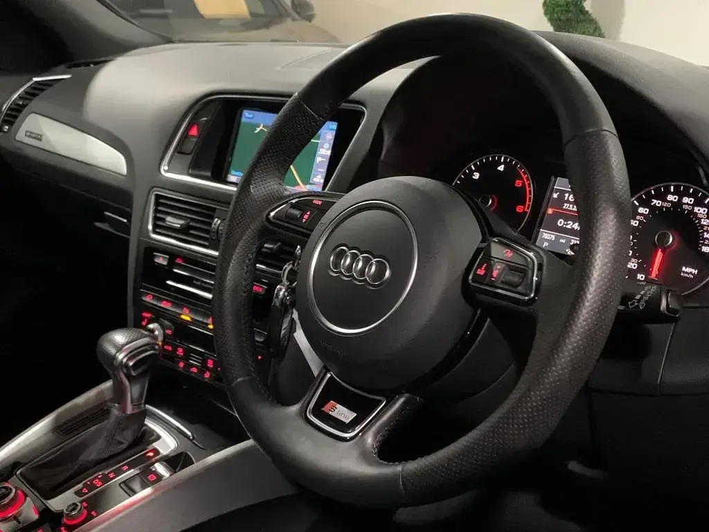 Used Audi Q5 S-line plus 2014 Black SUV
