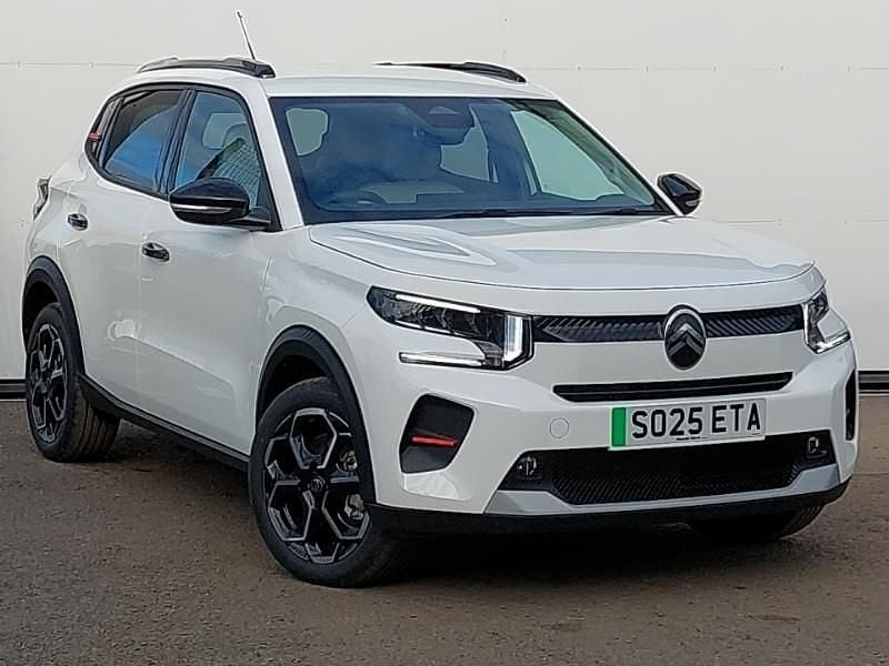 Special solid polar white New 2025 Citroën e-C3 Hatchback | £18,498 (Good price) - Image 1/4