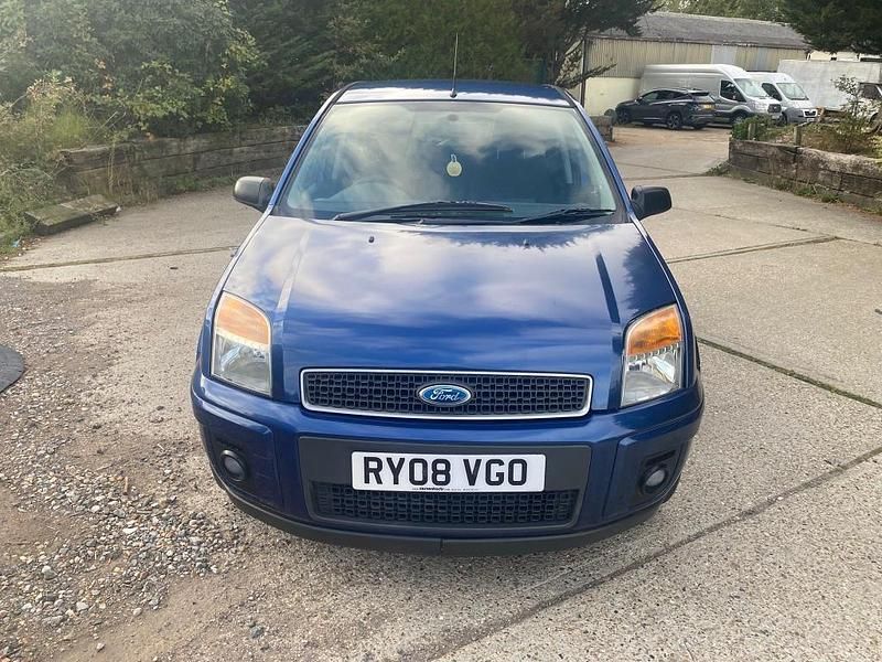 Used Ford Fusion Zetec 79 HP (58 kW) 2008 Blue Hatchback