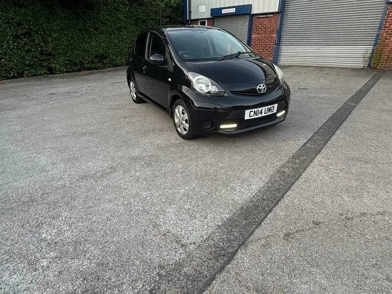 Used Toyota Aygo Style 68 HP (50 kW) 2014 Black Hatchback