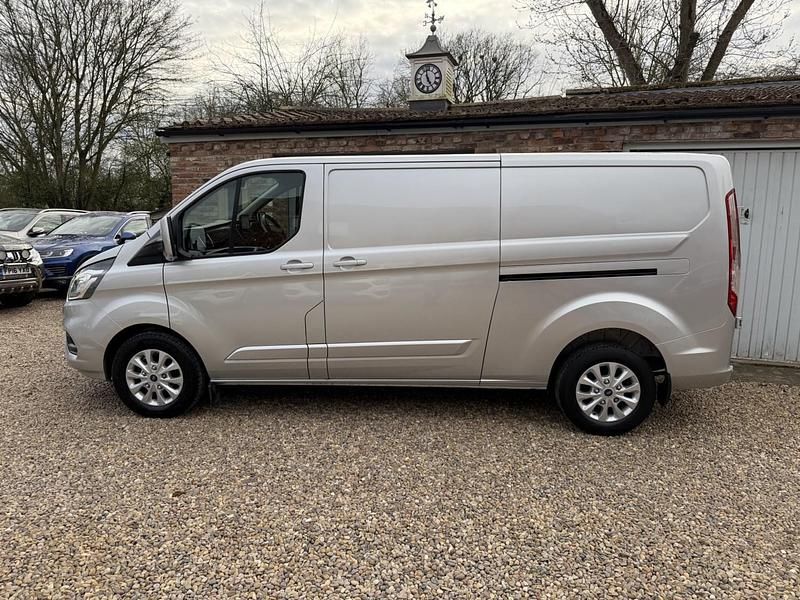 Used Ford Transit Custom Limited 130 HP (95 kW) 2021 Silver Van