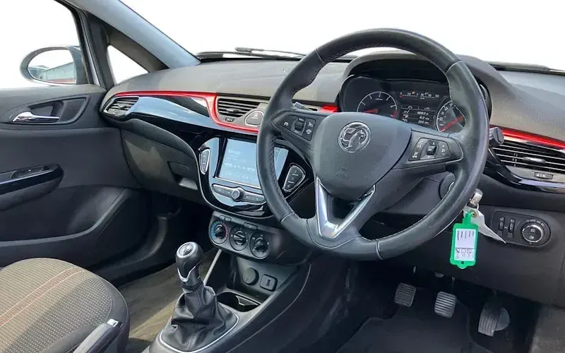 Used Vauxhall Corsa 75 HP (55 kW) 2019 White Hatchback