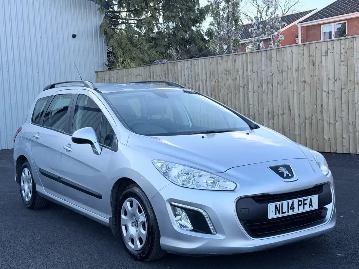 Używany Peugeot 308 Access 2014 Srebrny Kombi