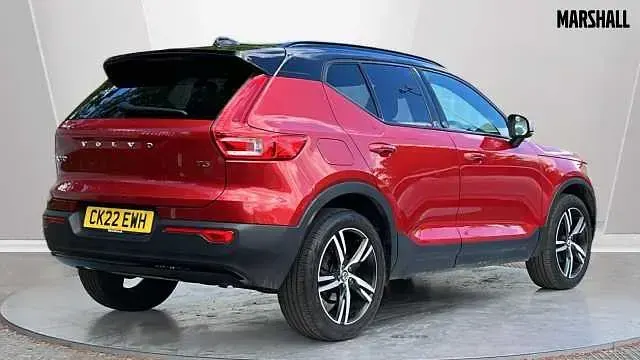 Used Volvo XC40 R-Design 163 HP (119 kW) 2022 Red SUV