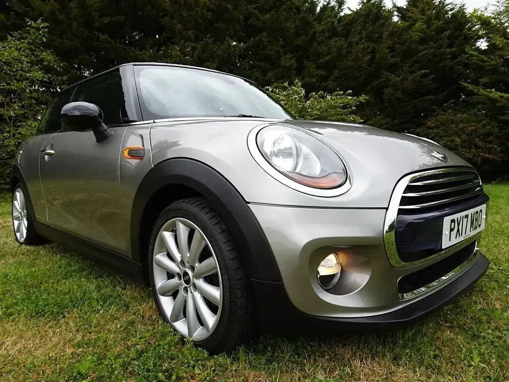 Used Mini Cooper Hatch 136 HP (100 kW) 2017 Silver Hatchback
