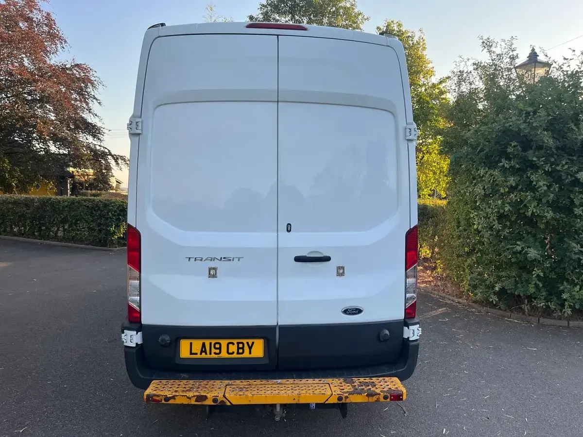 Used Ford Transit 130 HP (95 kW) 2019 White Van