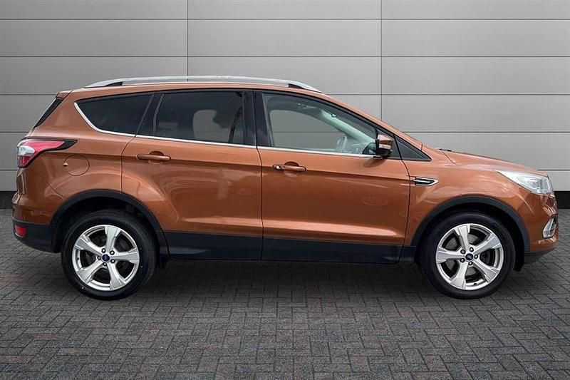 Second-hand Ford Kuga Titanium X 120 CP (88 kW) 2017 Maro SUV