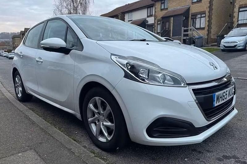 Used Peugeot 208 Active 2016 White Hatchback
