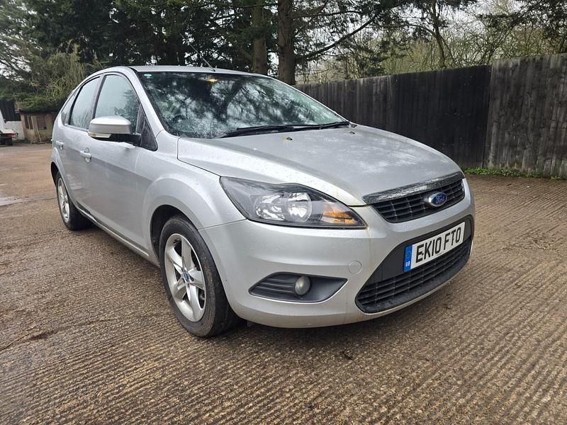 Used Ford Focus Zetec 123 HP (90 kW) 2010 Silver Hatchback