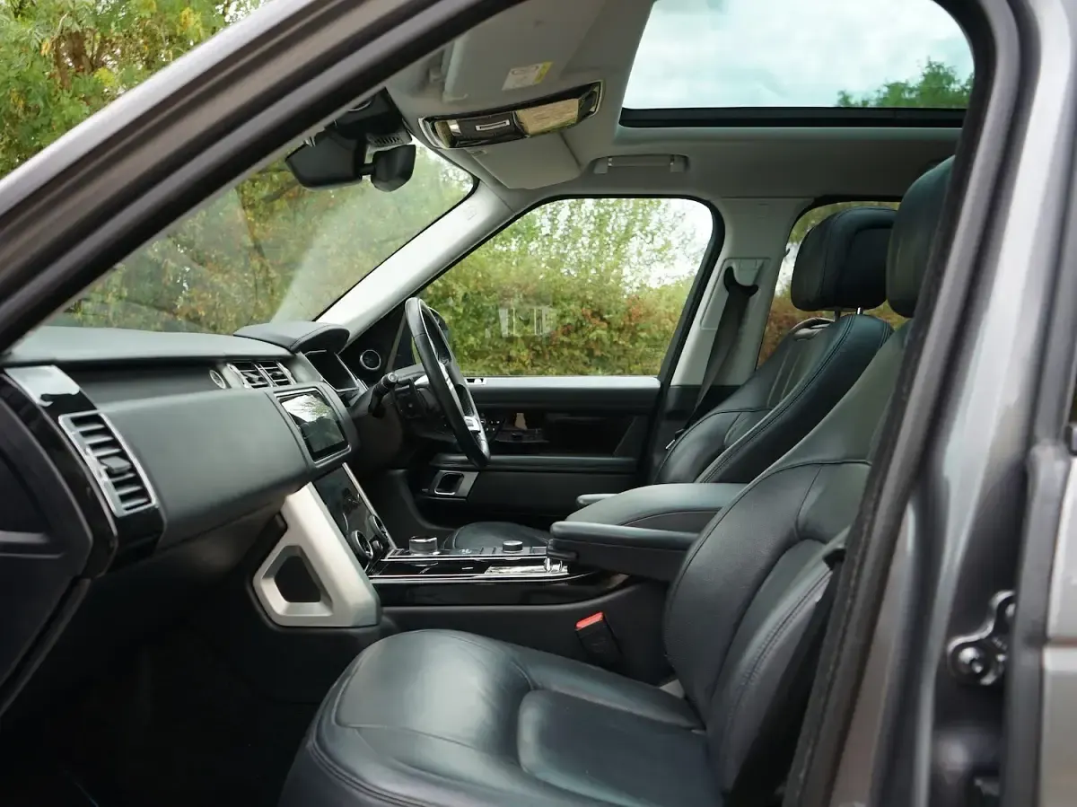 Used Land Rover Range Rover Vogue SE 306 HP (225 kW) 2019 Grey SUV