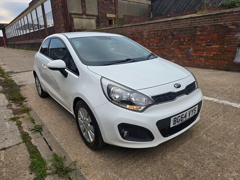 White Used 2014 Kia Rio 2 Hatchback | £4,295 (Fair price) - Image 1/4