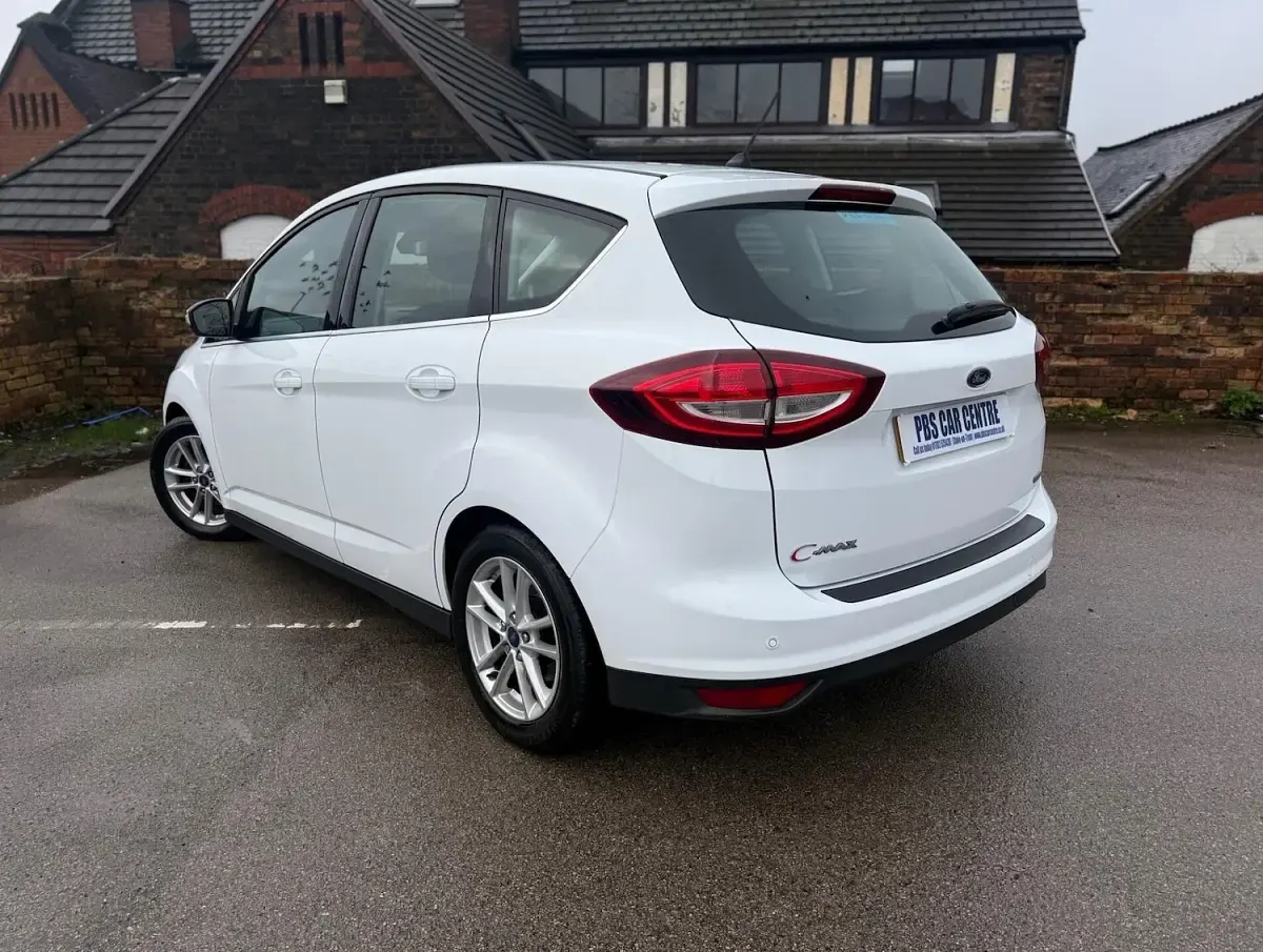 Used Ford C-MAX Zetec 2018 White MPV