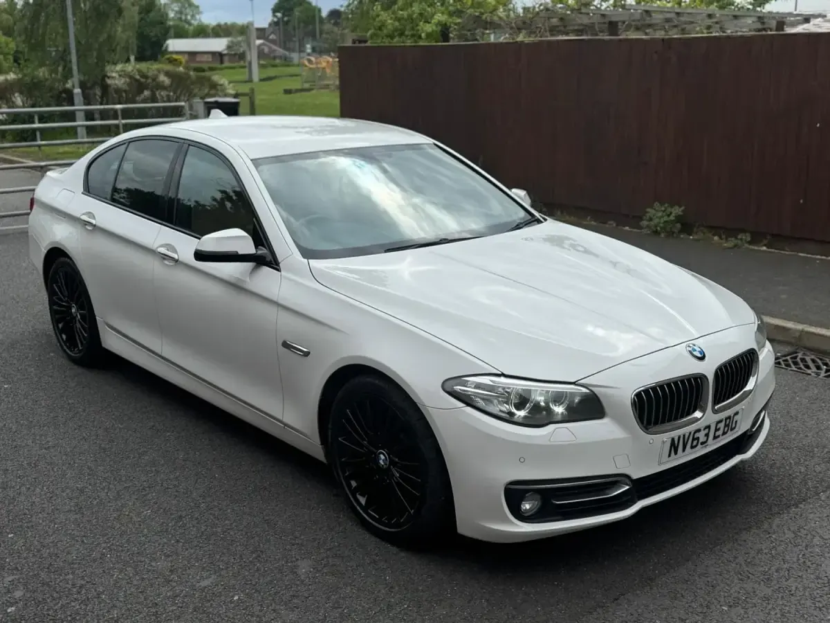 Usado BMW 525 Luxury Line 218 CV (160 kW) 2014 Blanco Berlina
