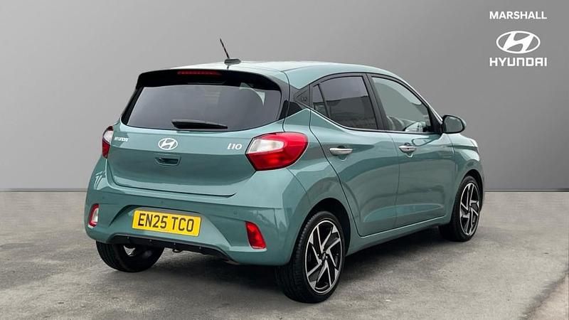 Used Hyundai i10 Premium 79 HP (58 kW) 2025 Green Hatchback