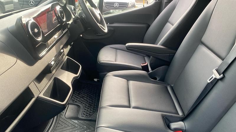 Begagnad Mercedes Sprinter 150 HK (110 kW) 2025 Van