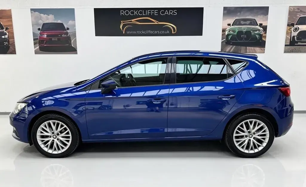 Used Seat Leon SE Dynamic 115 HP (84 kW) 2019 Blue Hatchback