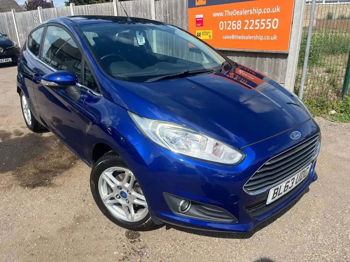 Used Ford Fiesta Zetec 82 HP (60 kW) 2014 Blue Hatchback