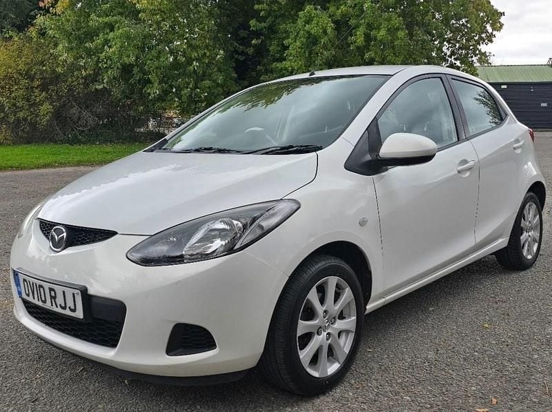 White Used 2010 Mazda 2 Hatchback | £2,199 (Fair price) - Image 1/4