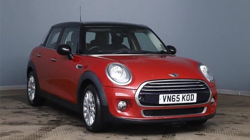 Red Used 2015 Mini Cooper Hatch Hatchback | £5,490 (Good price) - Image 1/2