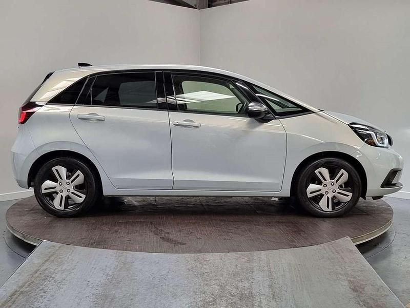 Used Honda Jazz Hybrid 109 HP (80 kW) 2023 White Hatchback