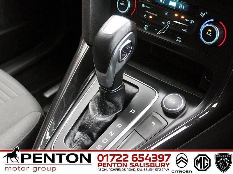 Used Ford Focus Titanium 125 HP (91 kW) 2017 Silver Estate