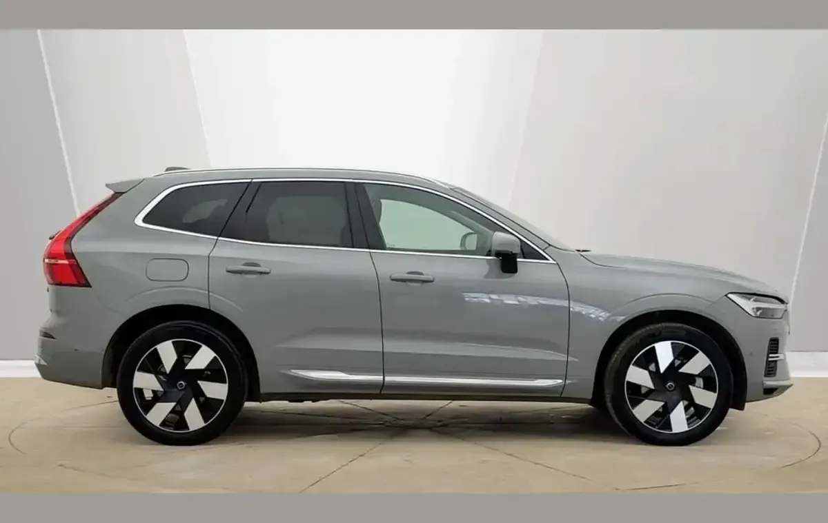 Used Volvo XC60 Ultra 449 HP (330 kW) 2025 Grey SUV
