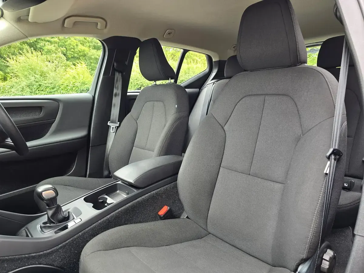 Used Volvo XC40 Momentum 2022 Grey SUV