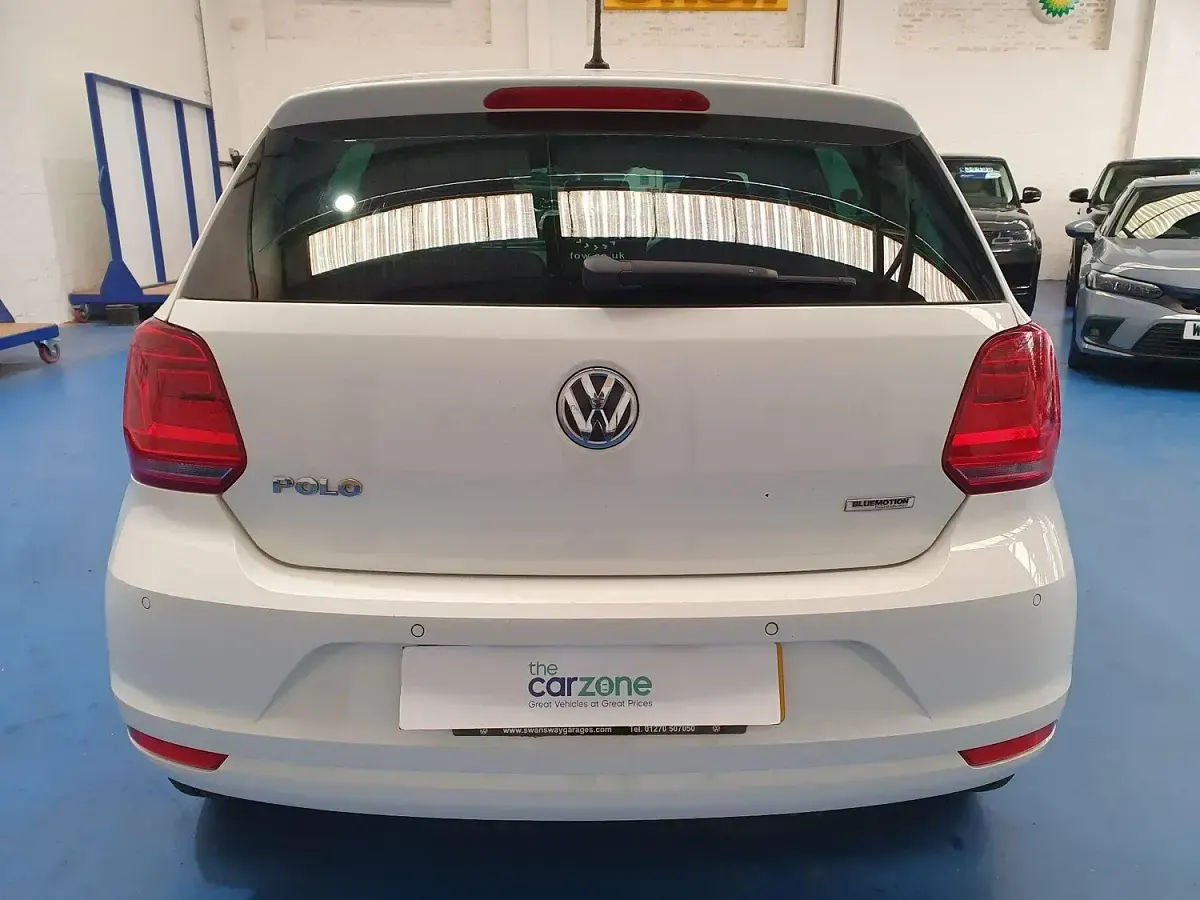 Used VW Polo Match 75 HP (55 kW) 2016 White Hatchback