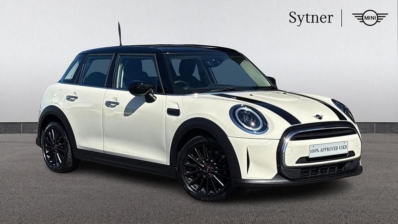 Used Mini Cooper Classic 134 HP (98 kW) 2022 White Hatchback