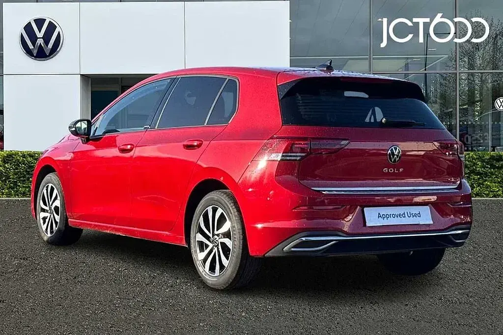 Used VW Golf VIII Active 130 HP (95 kW) 2021 Red Hatchback