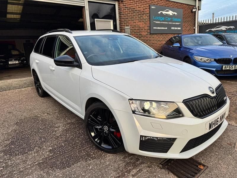 White Used 2016 Skoda Octavia vRS Estate | £10,295 (Good price) - Image 1/4