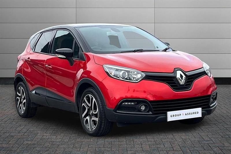 Used Renault Captur Dynamique 120 HP (88 kW) 2017 Flame red SUV