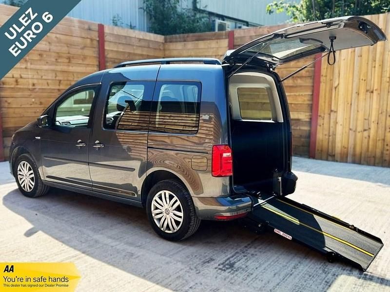 Grey Used 2018 VW Caddy Maxi Life Life MPV | £19,945 (A bit pricey) - Image 1/4