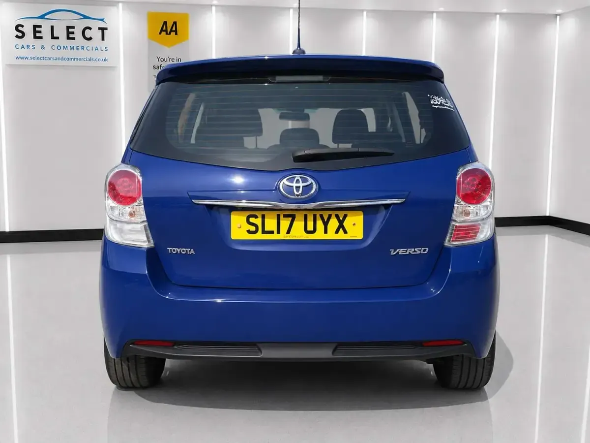 Used Toyota Verso 147 HP (108 kW) 2017 Blue MPV