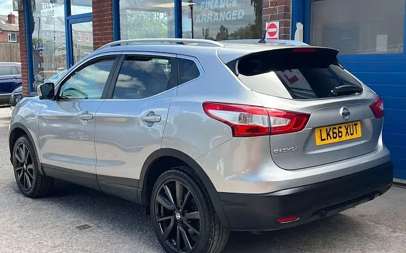Used Nissan Qashqai Tekna 110 HP (80 kW) 2016 Silver SUV