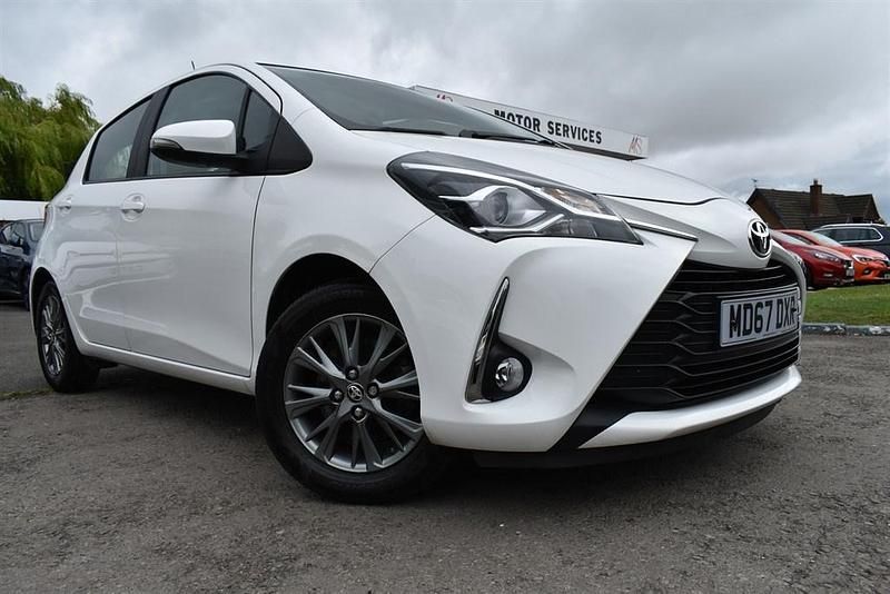 White Used 2018 Toyota Yaris Hatchback | £9,250 (Fair price) - Image 1/4