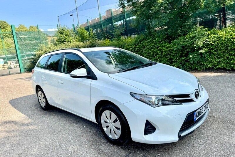 Used 2013 Toyota Auris Touring Sports Active Estate | £4,989 - Image 1/1