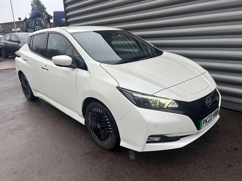 Used Nissan Leaf N-Connecta 110 kW (150 HP) 2022 White Hatchback