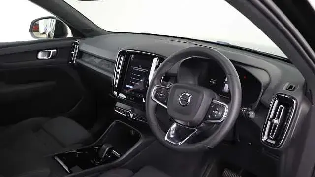 Used Volvo XC40 Core 175 kW (238 HP) 2023 SUV