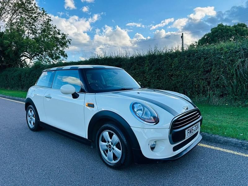 Begagnad Mini ONE Hatch 102 HK (75 kW) 2015 Vit Halvkombi